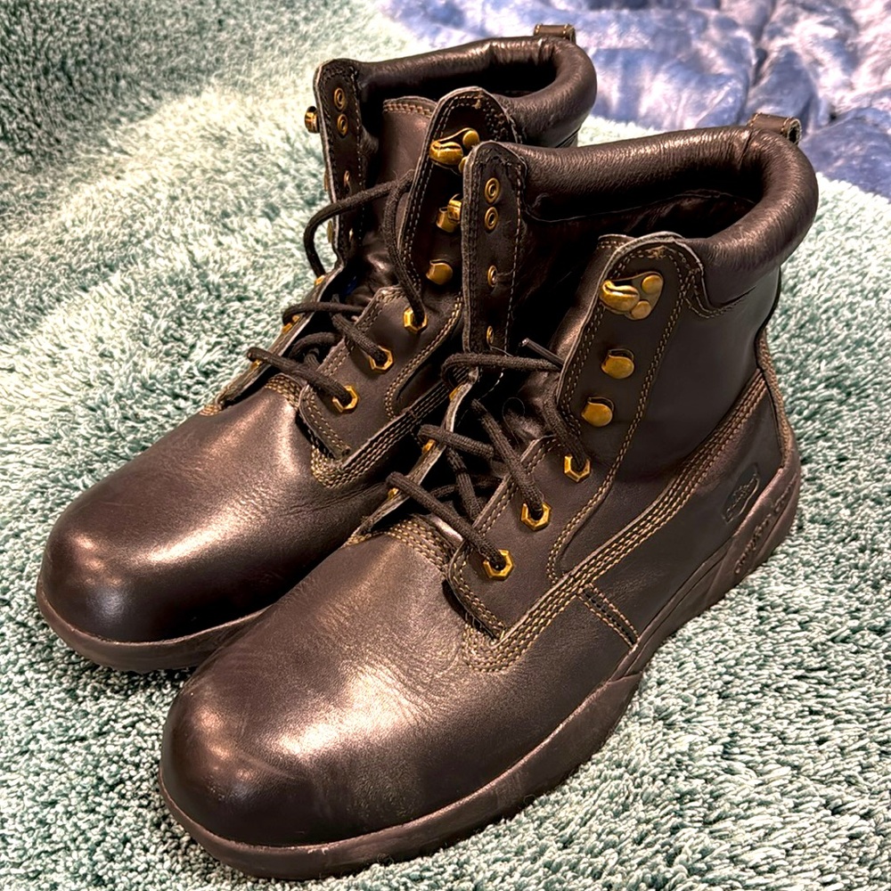 Men’s size 12m (USA) black leather boots